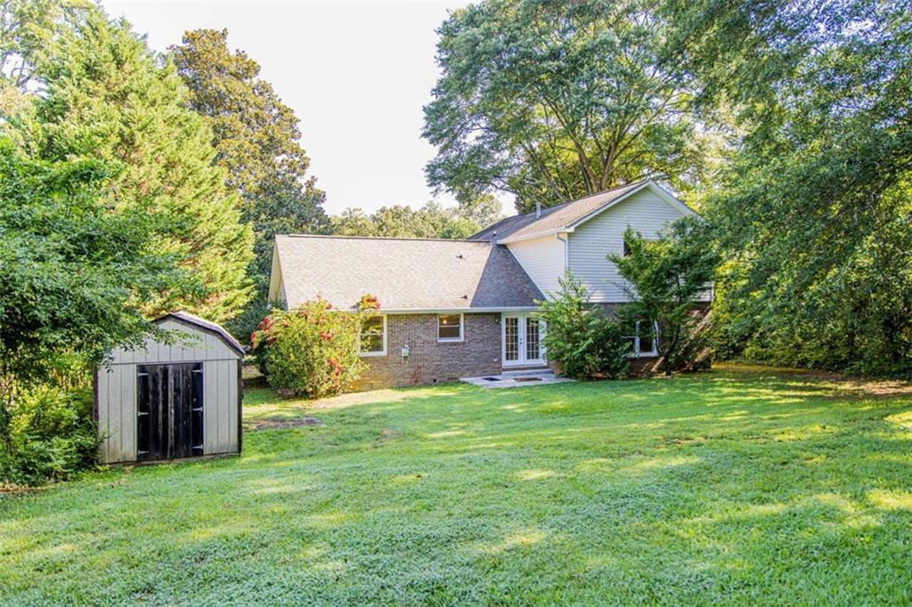 6 Woodland Drive