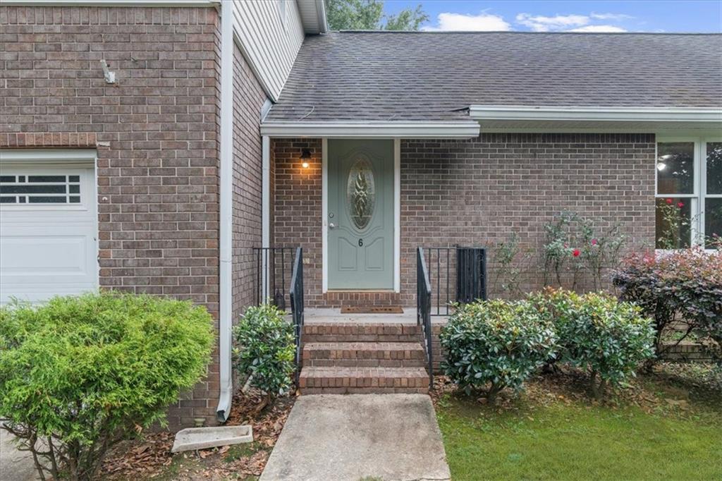 6 Woodland Drive