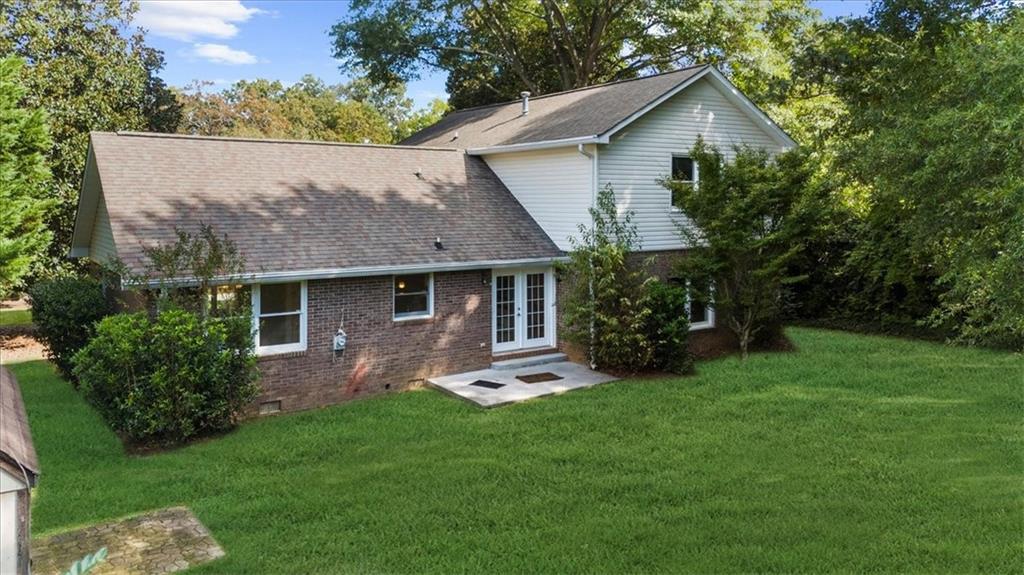 6 Woodland Drive