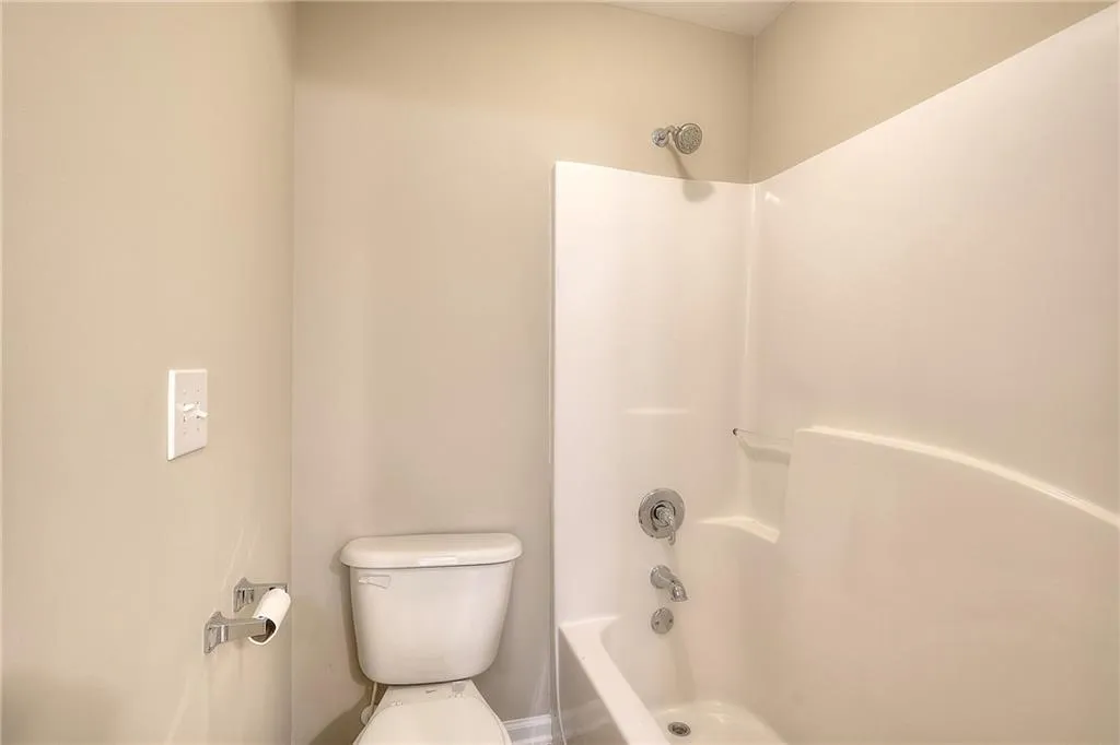 Loganville, Georgia 30052, United States, 3 Bedrooms Bedrooms, ,3 BathroomsBathrooms,Residential,Pending,12971