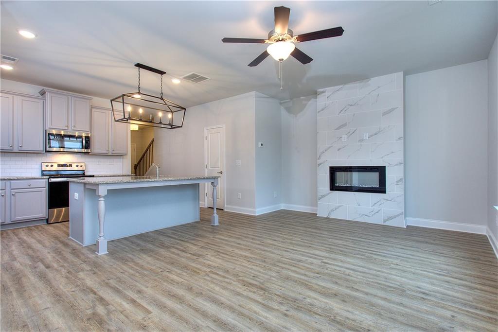 123 Greenview Lot 1305 Court