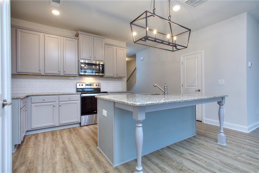 123 Greenview Lot 1305 Court