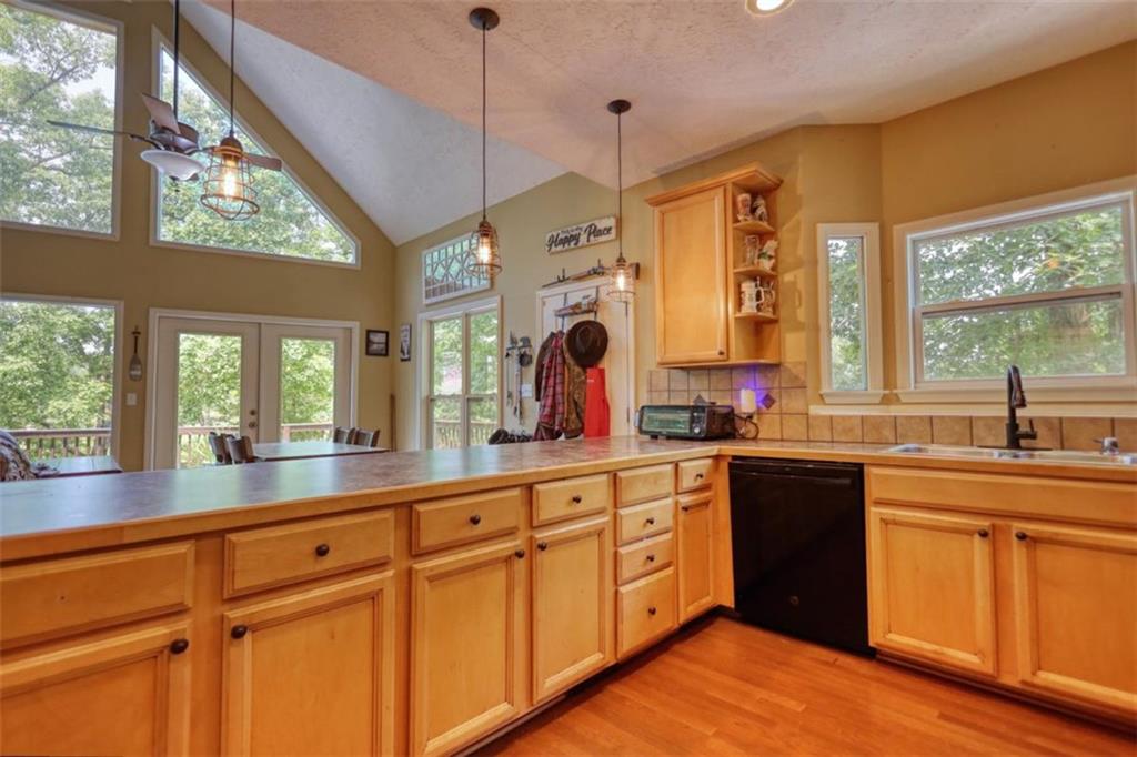 833 Bear Creek Point