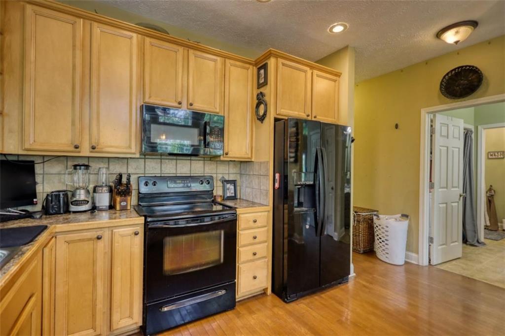 833 Bear Creek Point