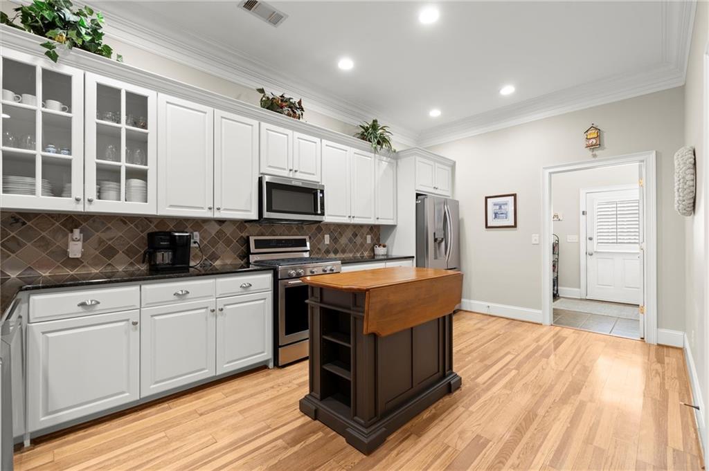 8730 Parker Place, Roswell, Georgia image 12