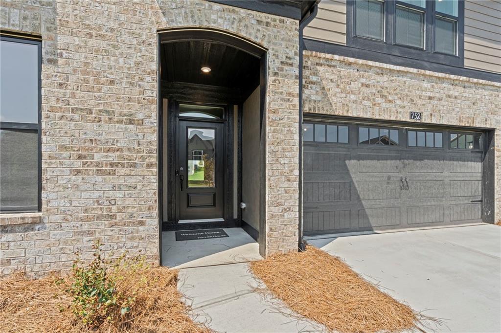 752 Crystal Lake Parkway