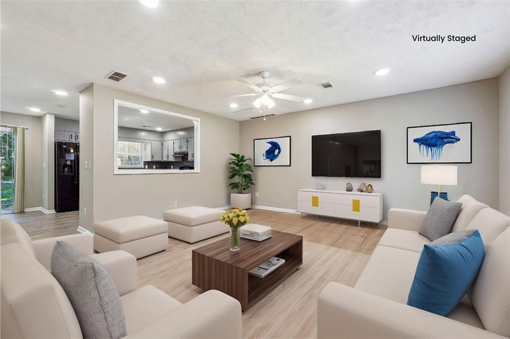 8227 ENGLEWOOD Trail