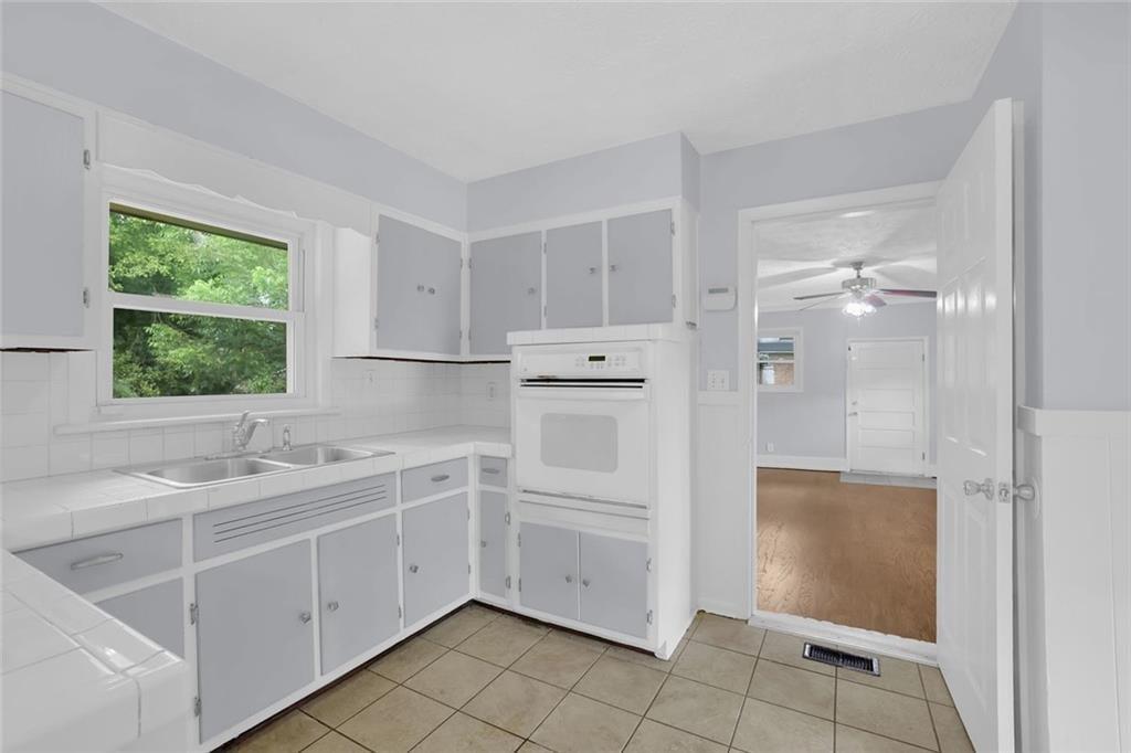 1563 Rockbridge Road