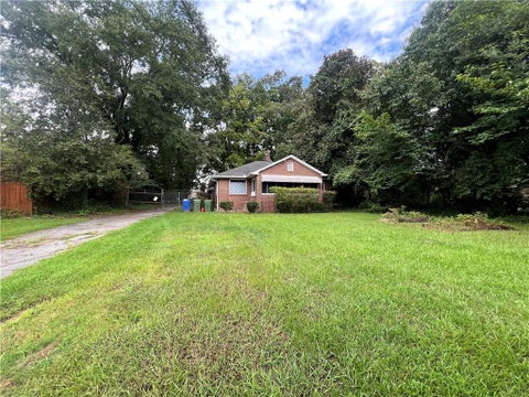 Homes For Sale - 1420 Bolton Road<br/> Atlanta, GA 30331