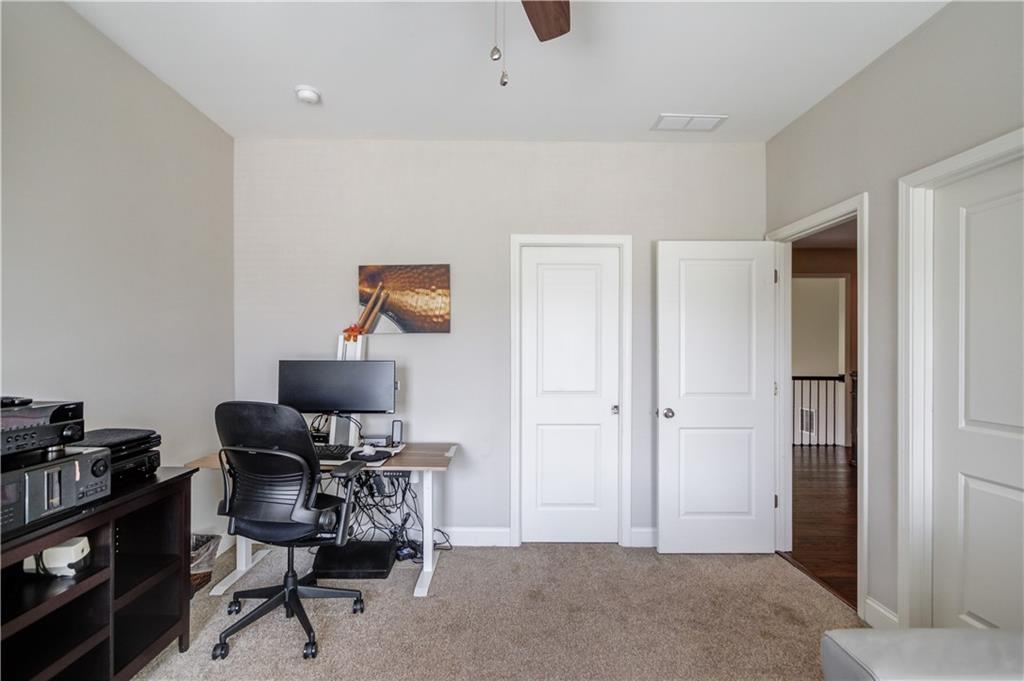 1074 Nash Springs Circle, Lilburn, Georgia image 32