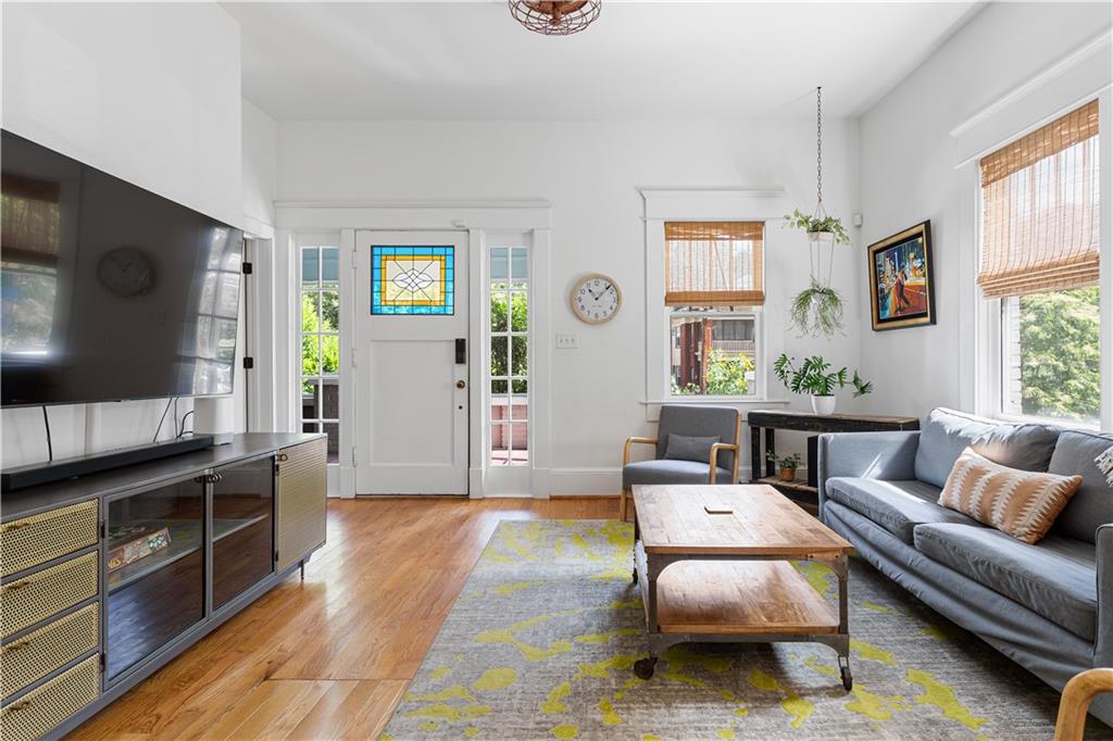 327 5th Street NE