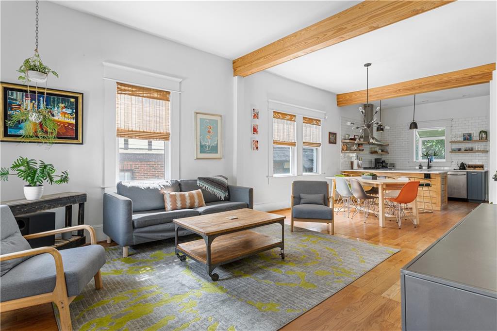 327 5th Street NE