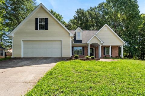 Homes For Sale - 70 Rock Wood Court<br/> Covington, GA 30016