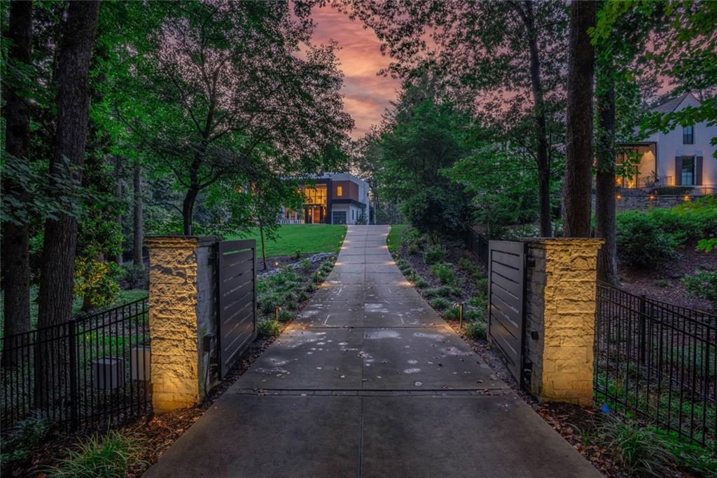 415 River Valley Rd Road NW