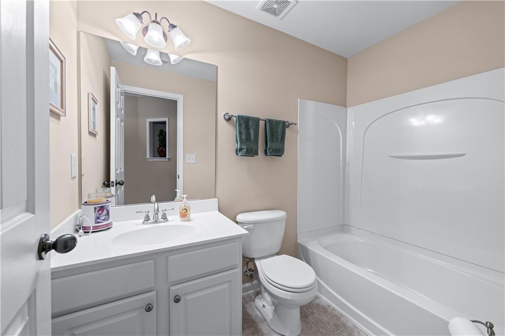 661 Village Field Court, Suwanee, Georgia image 7