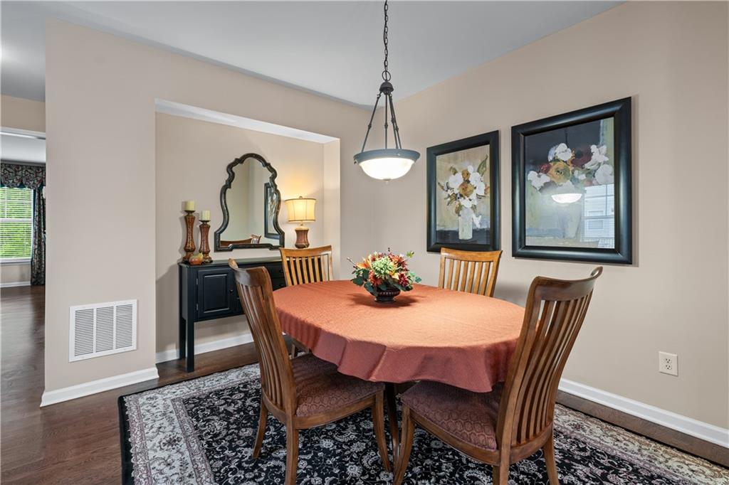 661 Village Field Court, Suwanee, Georgia image 11