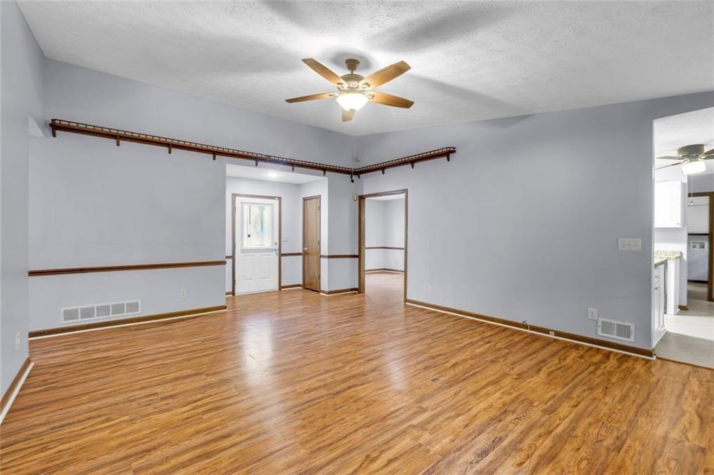 1430 Hillside Place SE