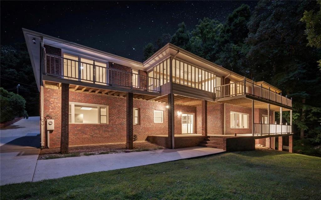 4521 Shoreline Drive