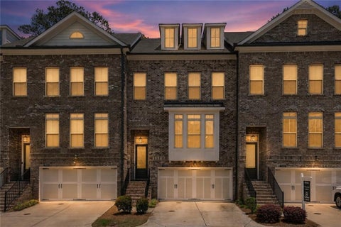 Townhouse For Sale - 7938 Laurel Crest Drive<br/> Fulton County, Suwanee, GA 30024