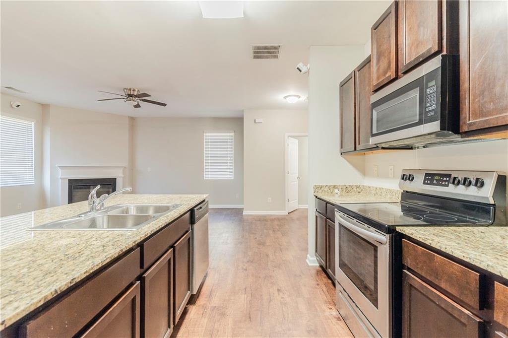 811 Lake Chase, Fairburn, Georgia image 7