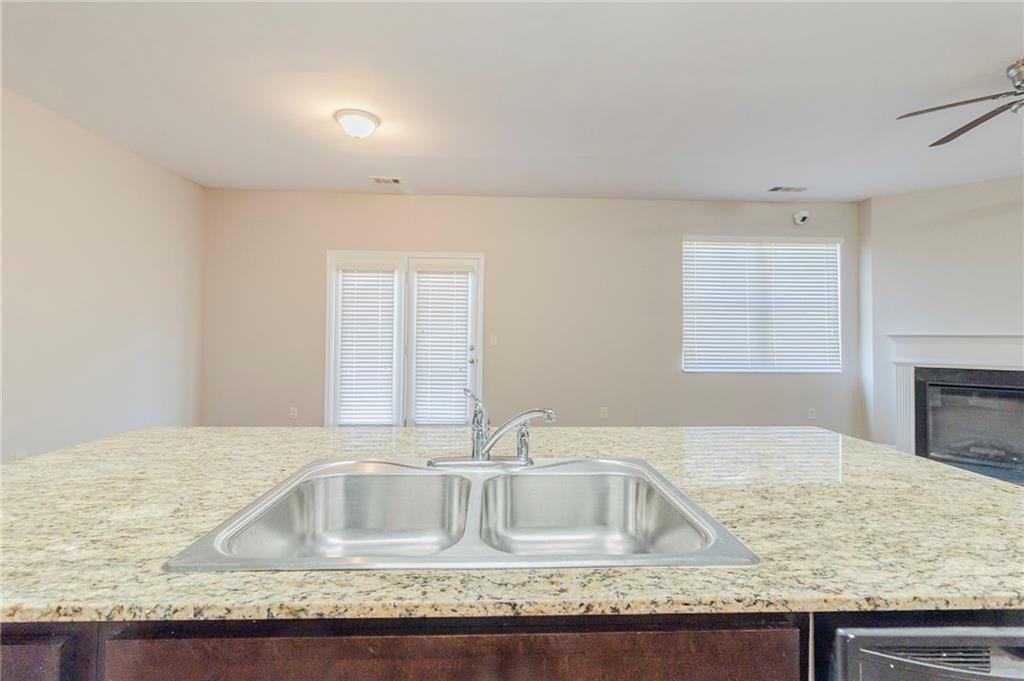 811 Lake Chase, Fairburn, Georgia image 6