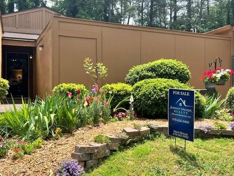 Condo For Sale - 831 Lake Hollow Boulevard<br/> Marietta, GA 30064