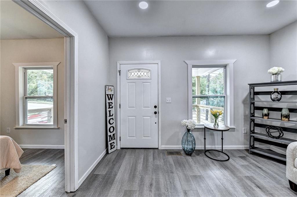 1233 OAKLAND Drive SW