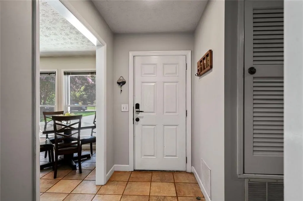 Suwanee, Georgia 30024, United States, 3 Bedrooms Bedrooms, ,2 BathroomsBathrooms,Residential,Active,192312