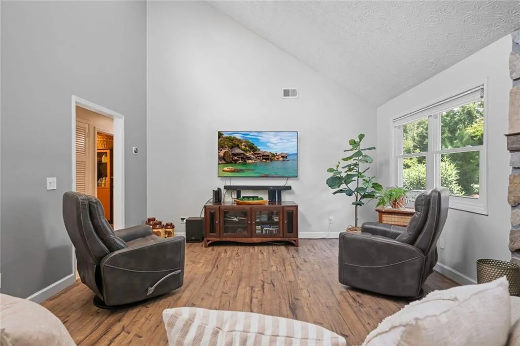 Suwanee, Georgia 30024, United States, 3 Bedrooms Bedrooms, ,2 BathroomsBathrooms,Residential,Active,192312