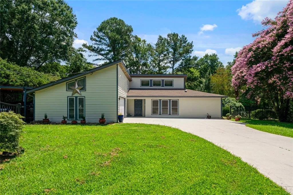 Suwanee, Georgia 30024, United States, 3 Bedrooms Bedrooms, ,2 BathroomsBathrooms,Residential,Active,192312