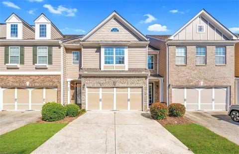 Townhouse For Sale - 928 Pierce Ivy Court<br/> Lawrenceville, GA 30043