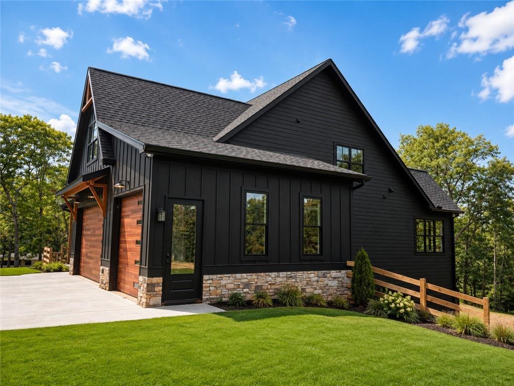 5101 Gwendolyn Court