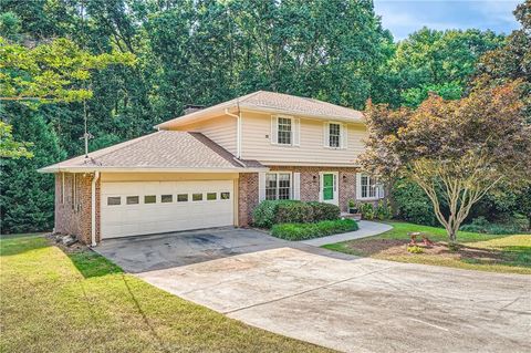 Single Family Residence in Tucker GA 1420 Edinburgh Drive.jpg