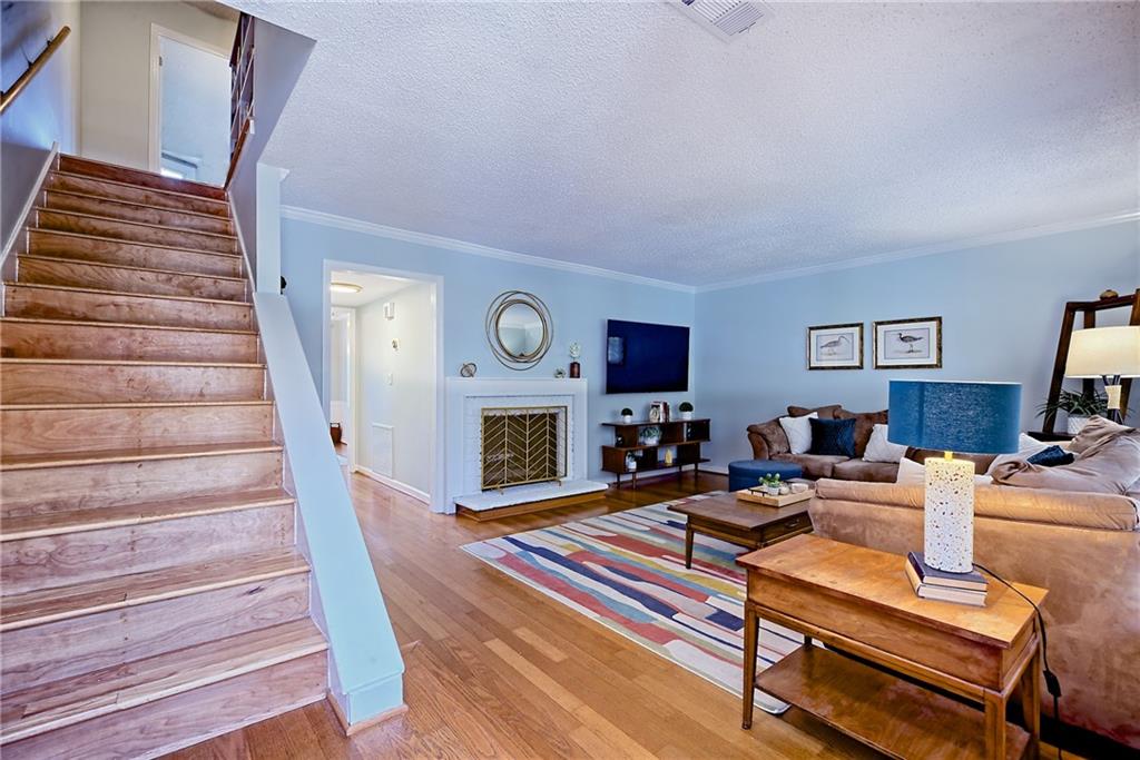 2451 Northlake Court NE