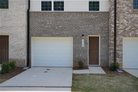 Townhouse For Sale - 4968 Villager Lane<br/> Stone Mountain, GA 30083