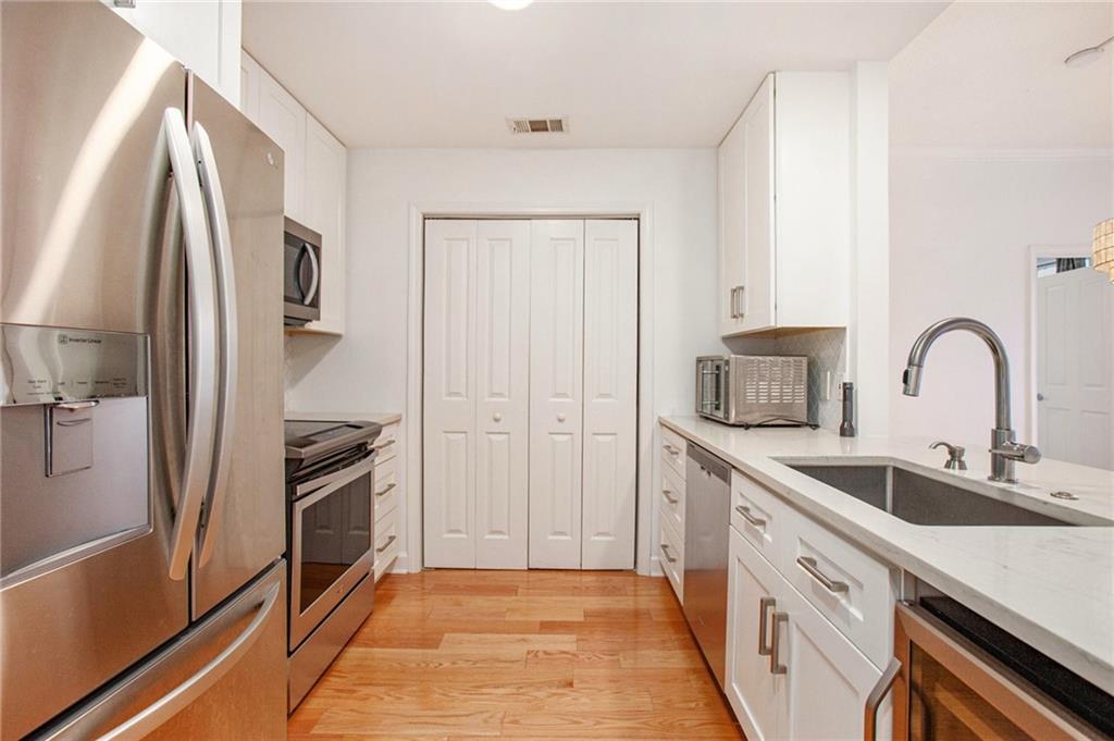 1101 Juniper Street NE 919
