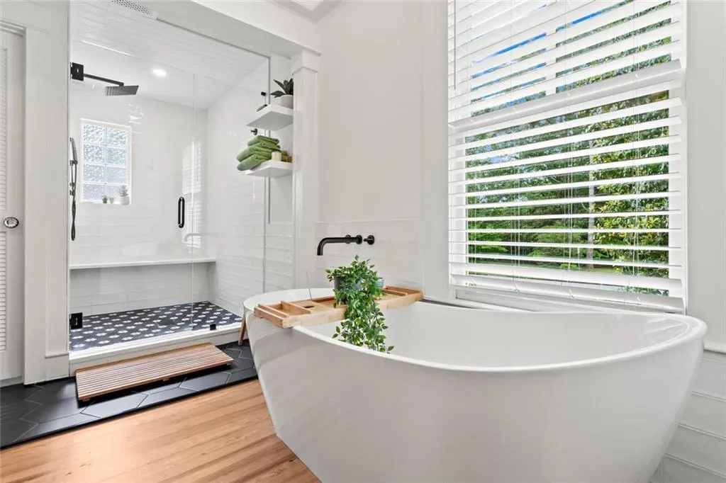 Marietta, Georgia 30060, United States, 3 Bedrooms Bedrooms, ,2 BathroomsBathrooms,Residential,Pending,129538