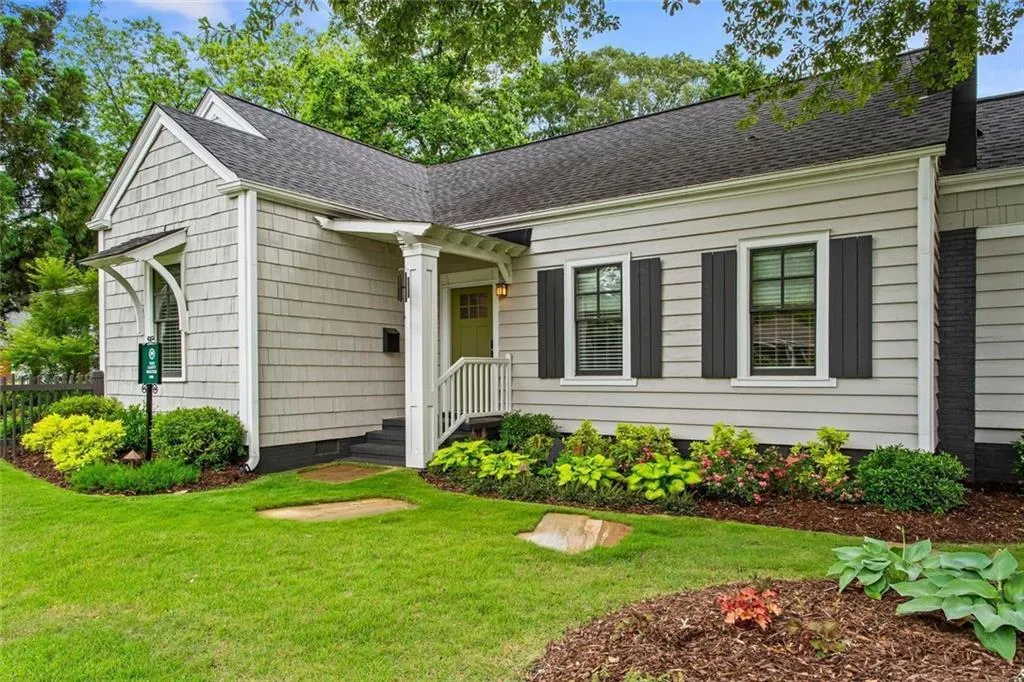 Marietta, Georgia 30060, United States, 3 Bedrooms Bedrooms, ,2 BathroomsBathrooms,Residential,Pending,129538