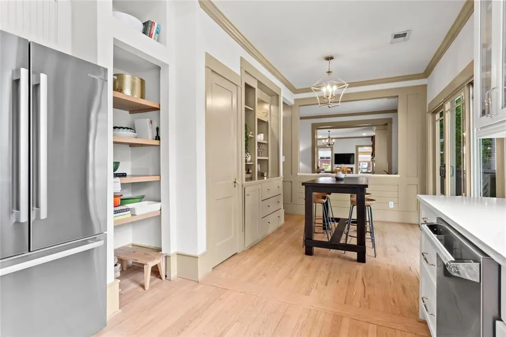 Marietta, Georgia 30060, United States, 3 Bedrooms Bedrooms, ,2 BathroomsBathrooms,Residential,Pending,129538