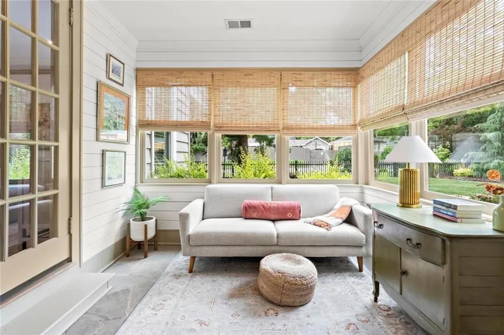 Marietta, Georgia 30060, United States, 3 Bedrooms Bedrooms, ,2 BathroomsBathrooms,Residential,Pending,129538