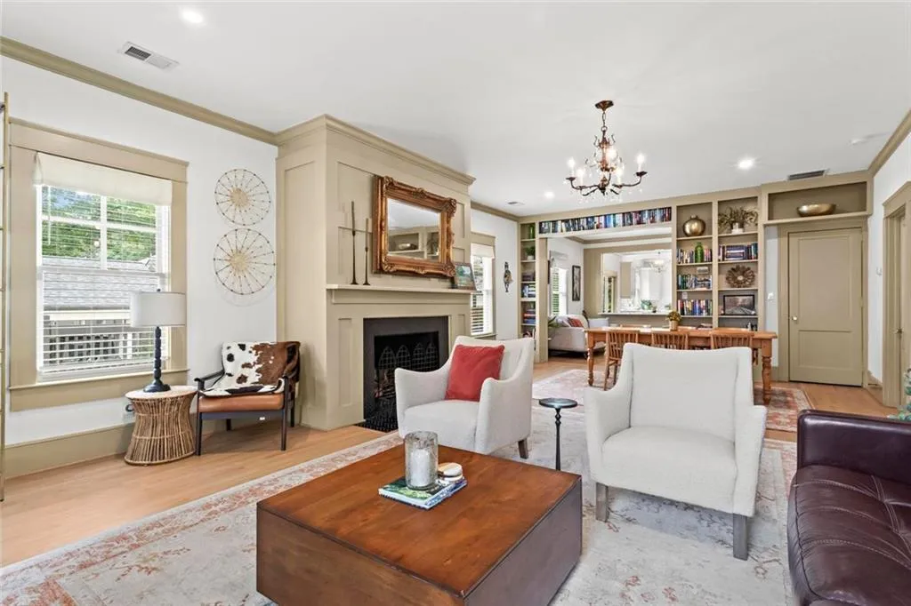 Marietta, Georgia 30060, United States, 3 Bedrooms Bedrooms, ,2 BathroomsBathrooms,Residential,Pending,129538