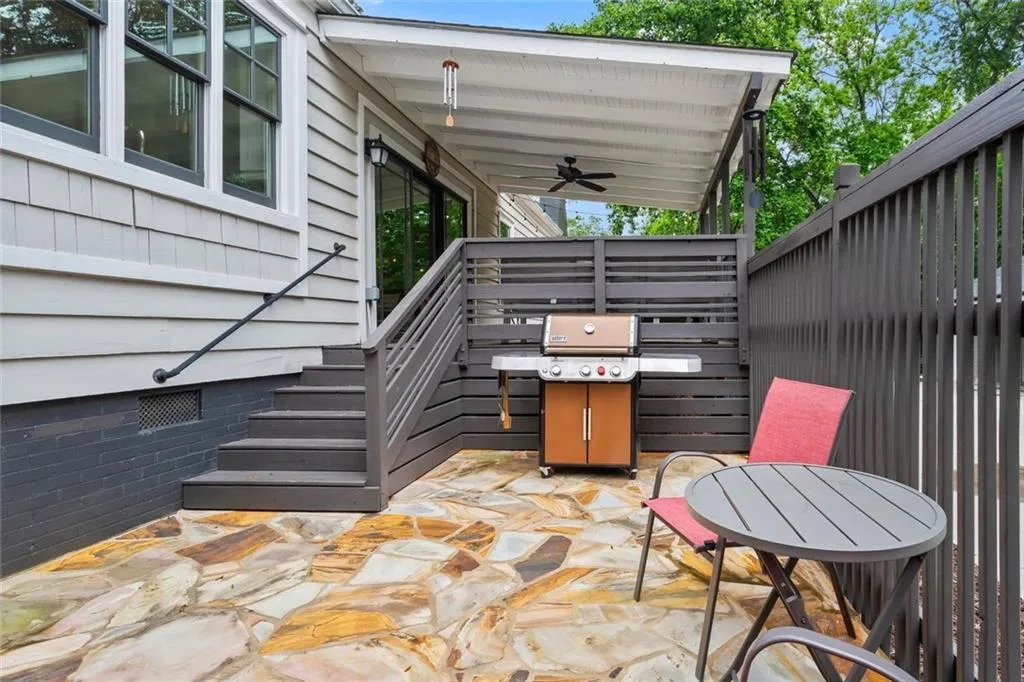 Marietta, Georgia 30060, United States, 3 Bedrooms Bedrooms, ,2 BathroomsBathrooms,Residential,Pending,129538