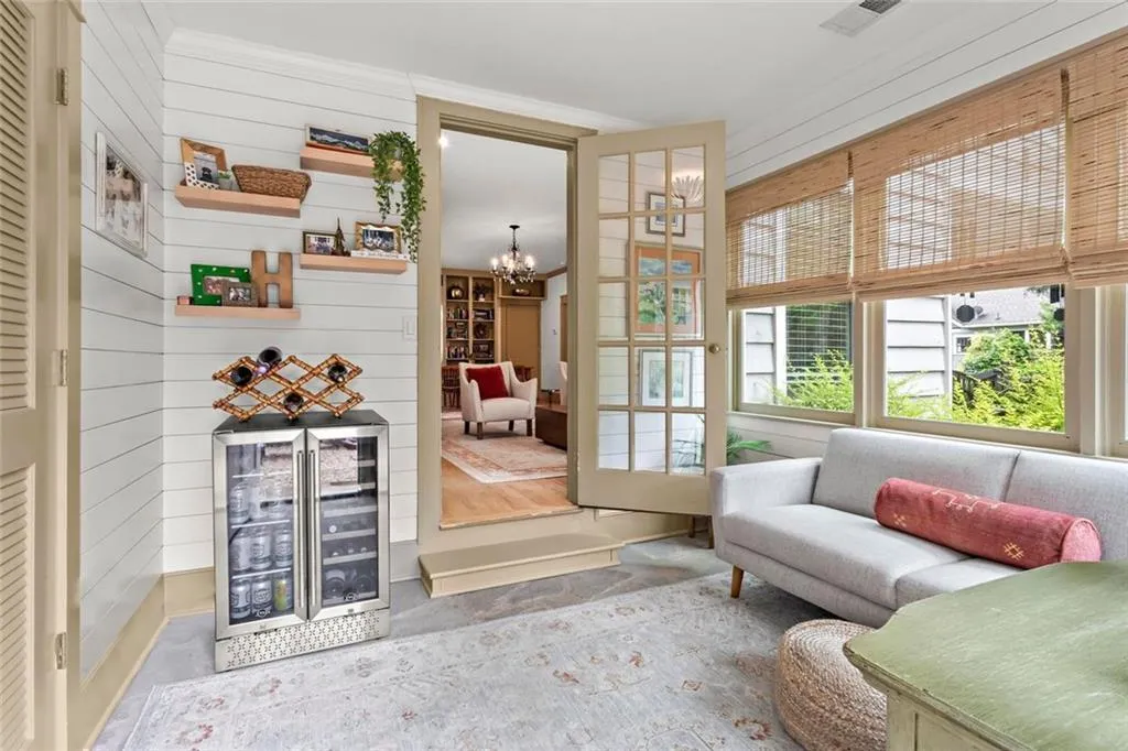 Marietta, Georgia 30060, United States, 3 Bedrooms Bedrooms, ,2 BathroomsBathrooms,Residential,Pending,129538