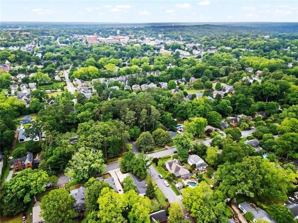 Marietta, Georgia 30060, United States, 3 Bedrooms Bedrooms, ,2 BathroomsBathrooms,Residential,Pending,129538