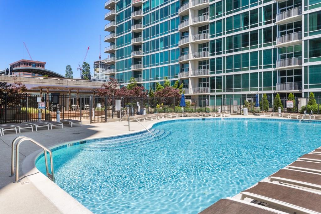 METROPOLIS - Residential