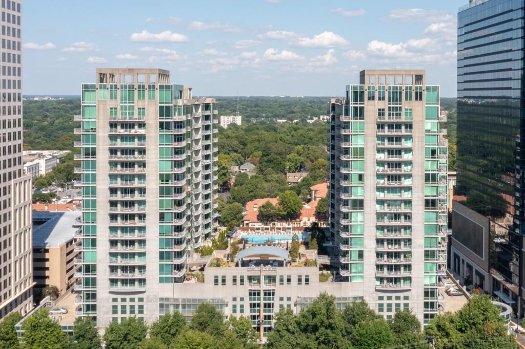 METROPOLIS - Residential