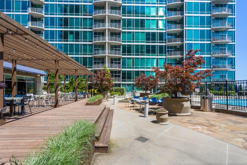 METROPOLIS - Residential