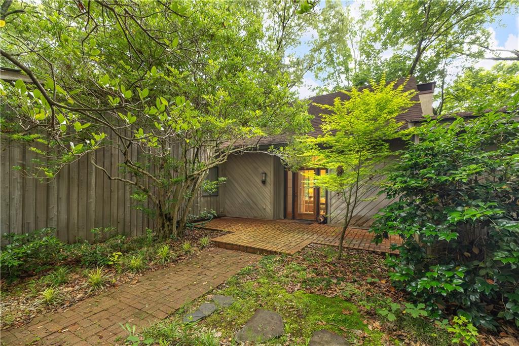5680 Whitner Drive, Atlanta, Georgia image 11