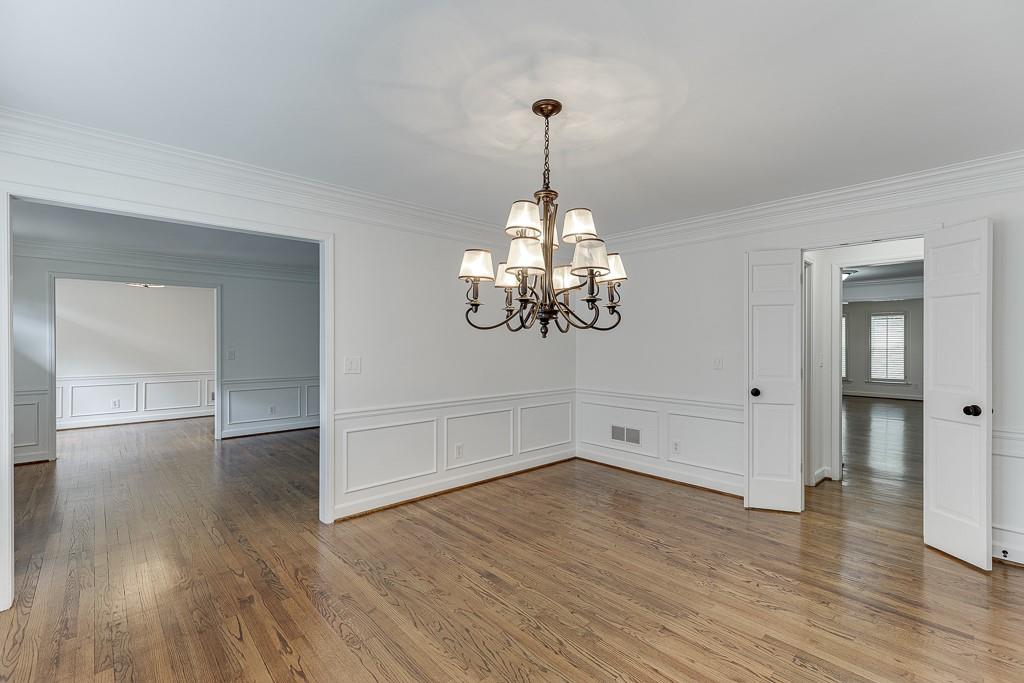 7660 Dunvegan Close, Sandy Springs, Georgia image 8