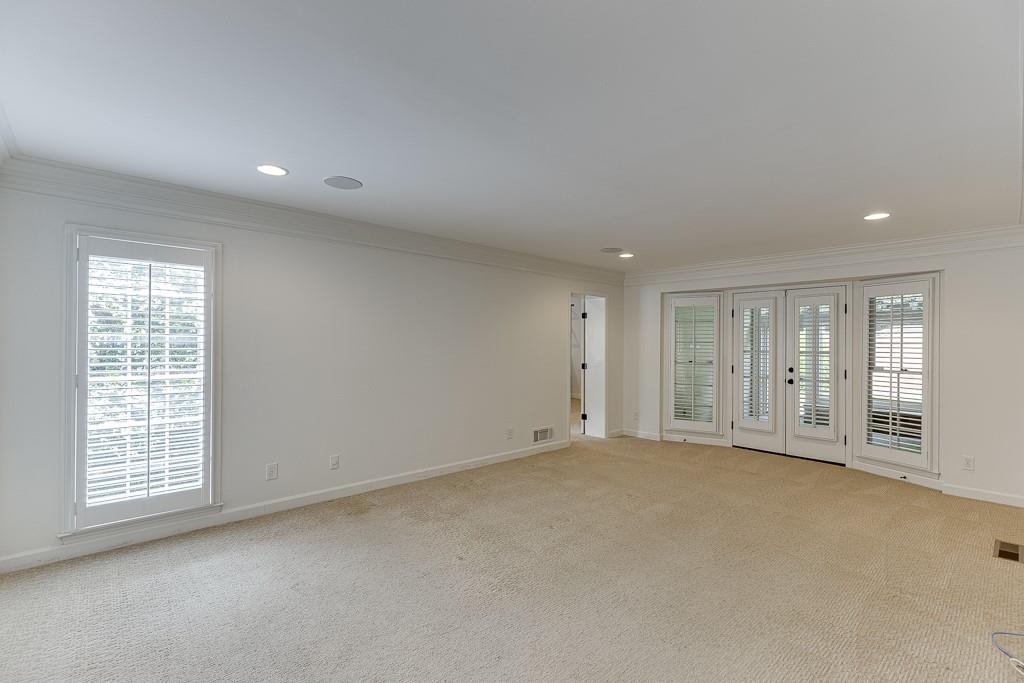 7660 Dunvegan Close, Sandy Springs, Georgia image 26